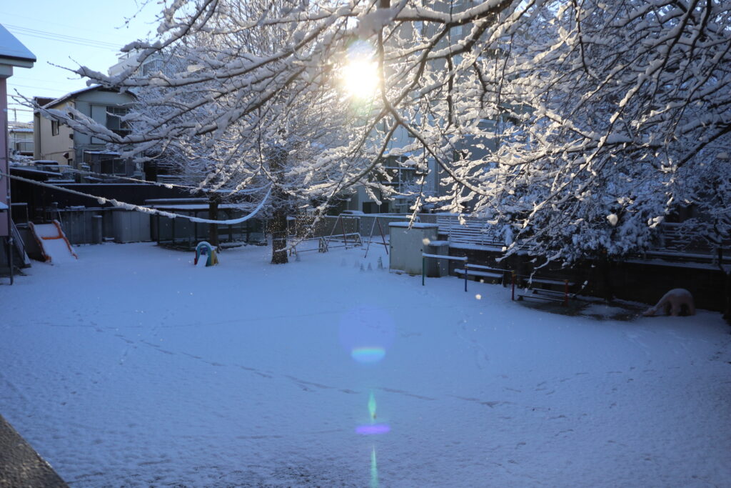 雪の幼稚園